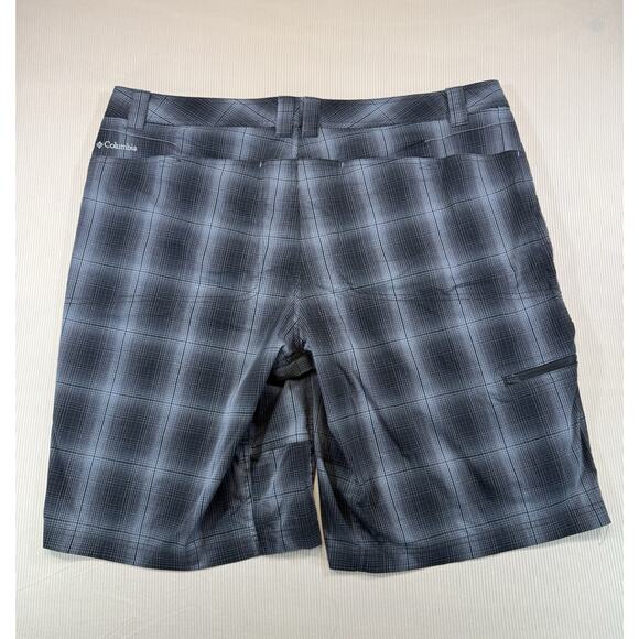 Columbia Omni-Wick Plaid Golf Hiking Shorts Gray 42W 12” Inseam - Picture 2 of 8